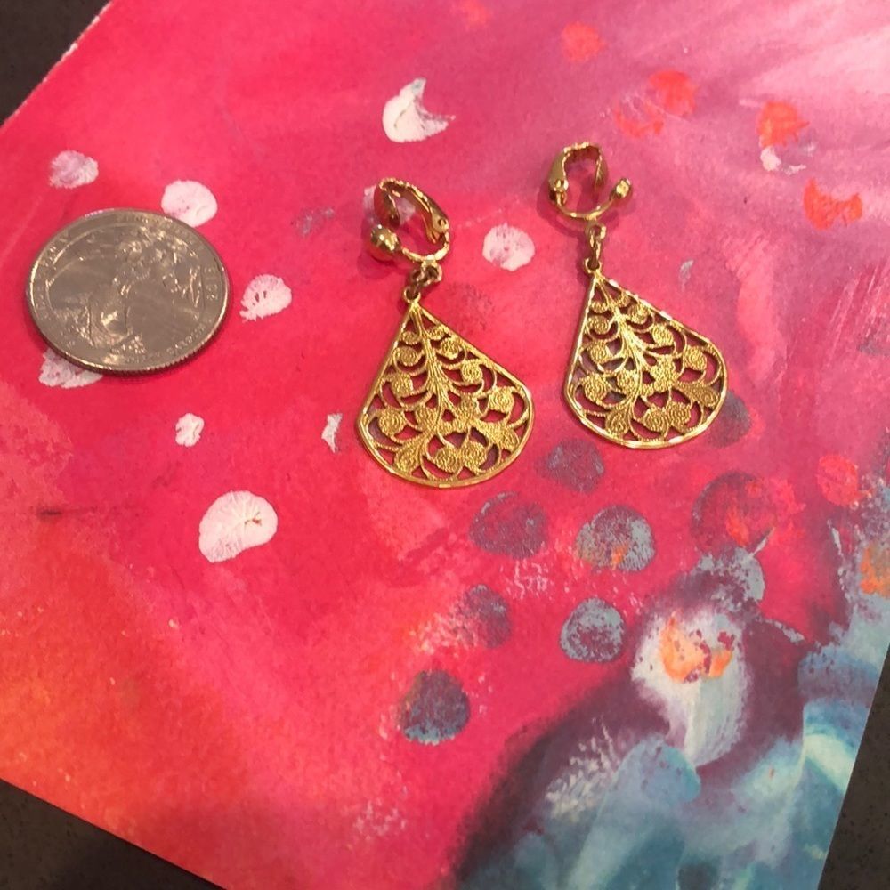 5/$50 🎉 Gold plated filigree CLIP earrings 🎉